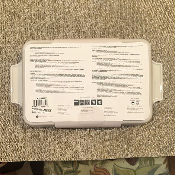 LE CREUSET White Glossy Stoneware 9 3/4 x 6 5/8 in 1.5 QT Rectangular Baking Pan - Picture 6 of 10